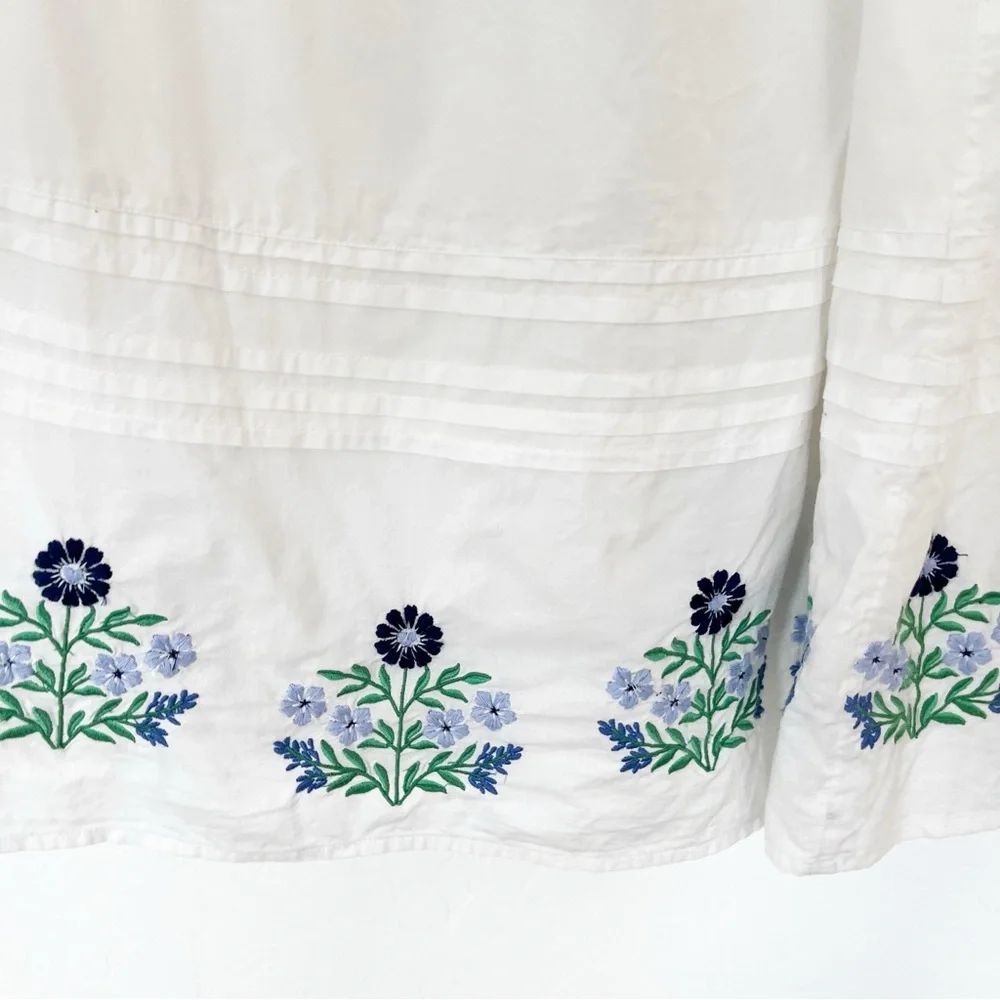 Draper James Embroidered White dress with blue floral Pattern Size Medium - Picture 7 of 14